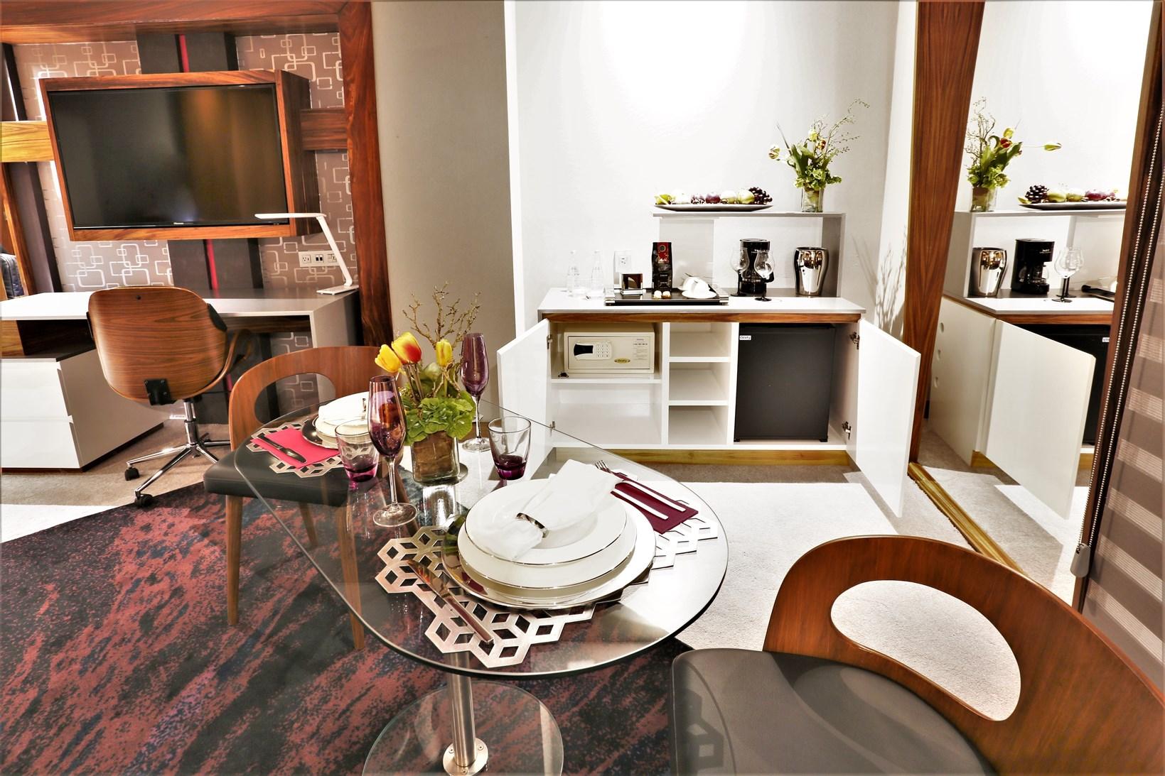 Hard Rock Hotel Guadalajara Zapopan Exterior photo A typical kitchen in a serviced apartment