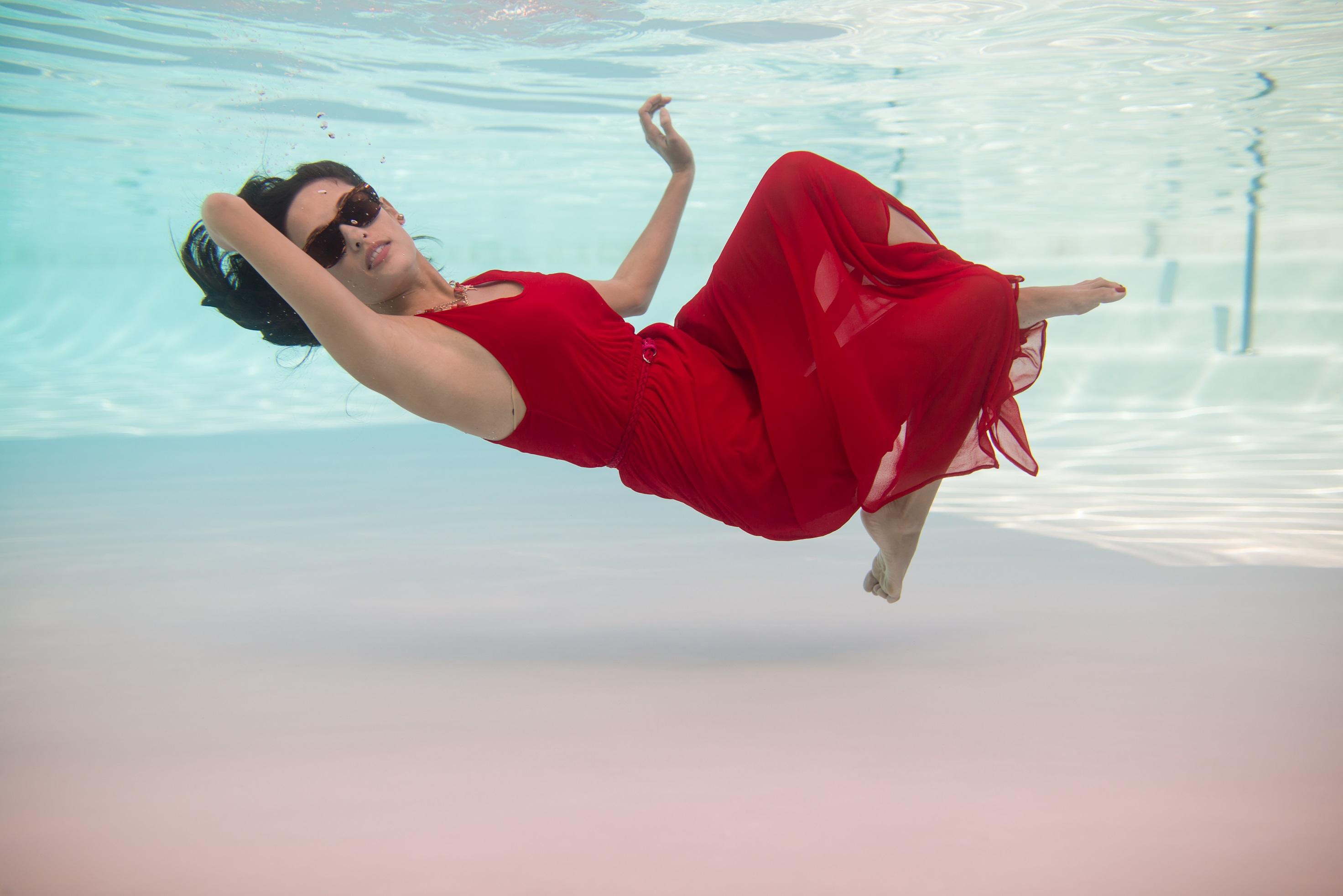 Hard Rock Hotel Guadalajara Zapopan Exterior photo A woman floating in a swimming pool
