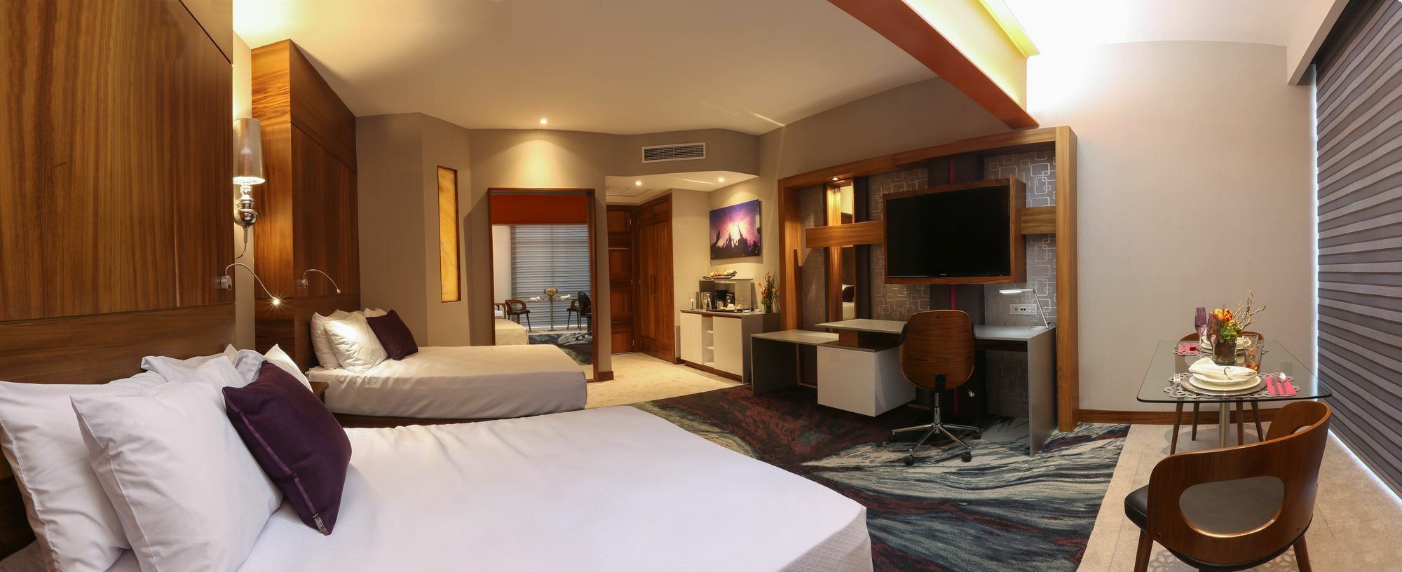 Hard Rock Hotel Guadalajara Zapopan Exterior photo A room at the hotel
